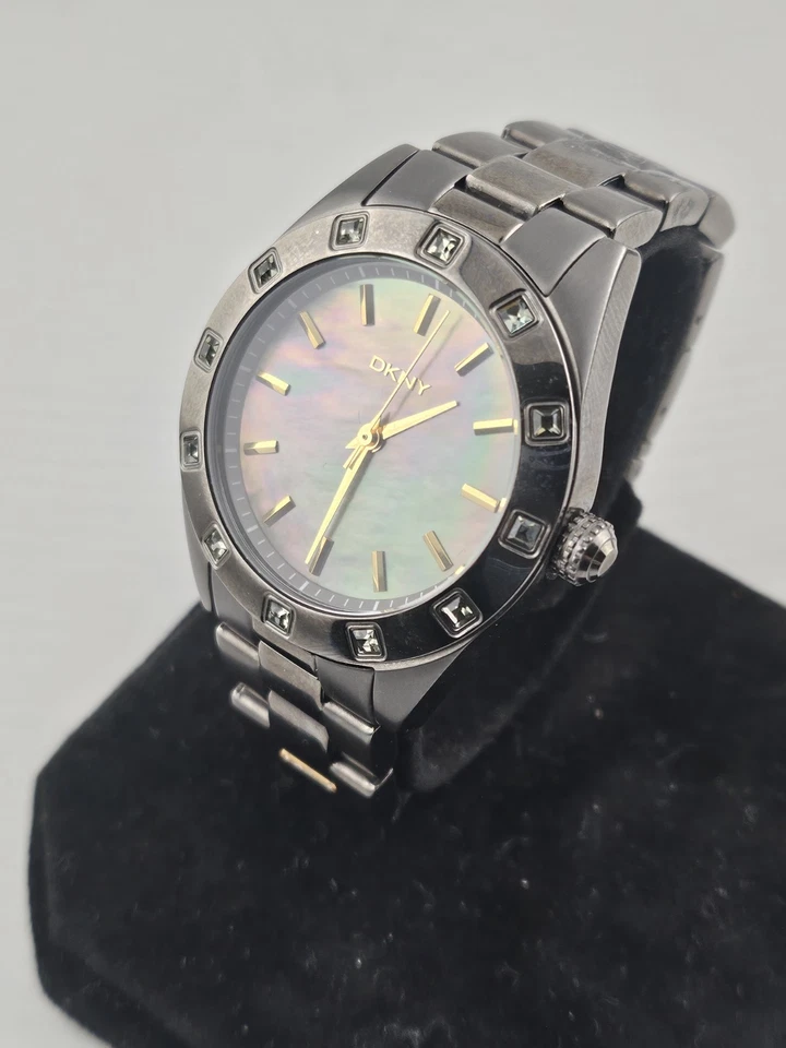 DKNY Ladies Quartz Watch Gunmetal Pewter NY-8662 New Battery Runs Small Wrist - Image 2 of 4