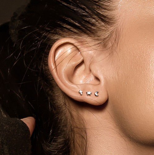 TITANIUM Star Heart Flat Back Ear Stud - Cartilage Tragus Helix Labret Earring - Picture 4 of 20