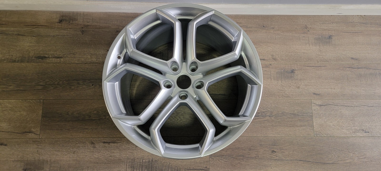 LAMBORGHINI AVENTADOR IPERIONE REAR WHEEL RIM OEM NEW 470601017P 470601017