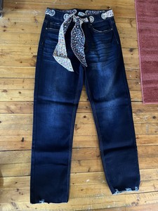 Juniors Indigo Rein Floral Belted Jeans 
