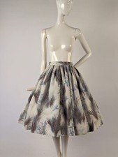VINTAGE 1950  S NOVELTY PRINT COTTON SKIRT WITH FLYING BIRDS