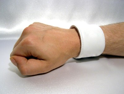 Börsenarmband weißes Lederarmband mit Börse white leather wristband with purse