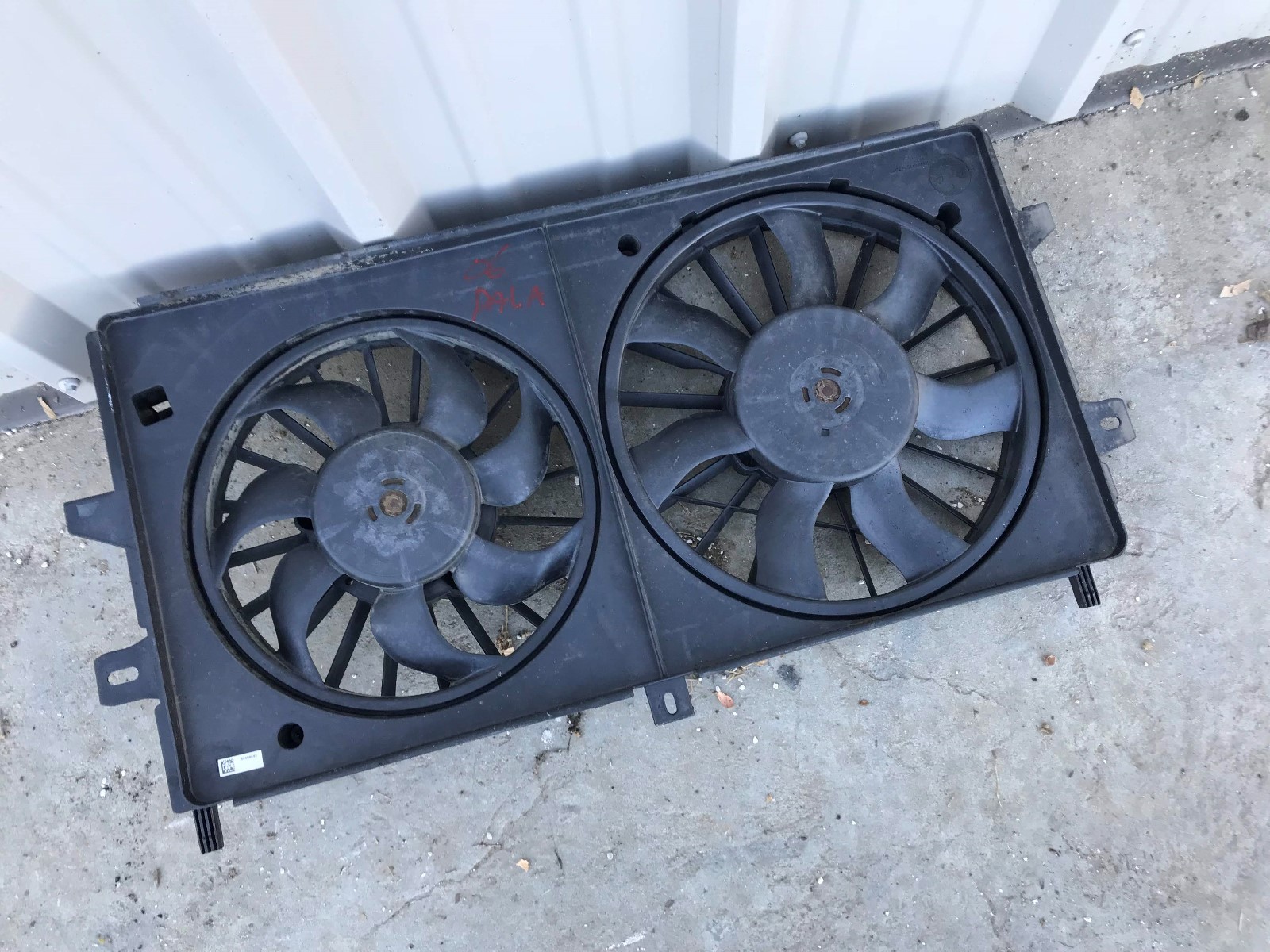 Fits 06-07 Chevrolet Monte Carlo LT Radiator Dual Cooling Fan  