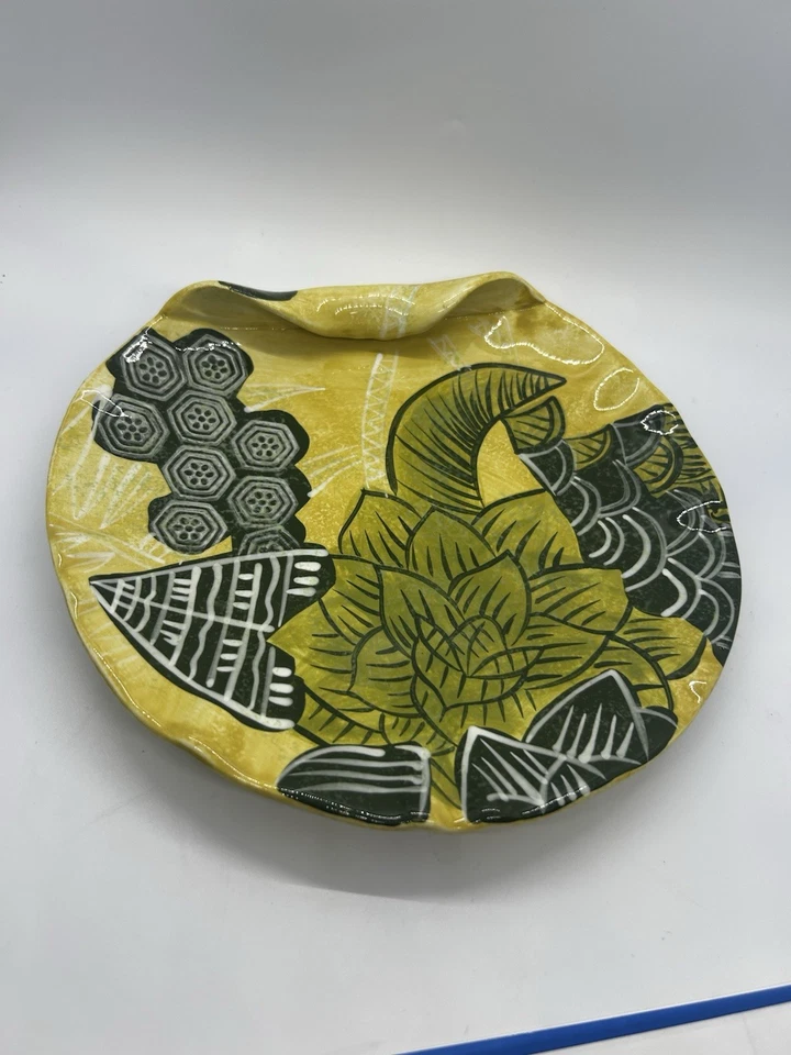 Tommy Bahama Safari Leaf Salad Plates Yellow Green Tropical Curled Leaf Set Of 3 - Image 3 of 4