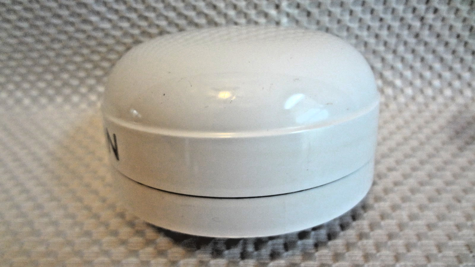 Garmin GPS-17X NMEA 2000 N2k GPS Puck Antenna Sensor w/ Underdeck Mount