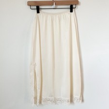 Vintage Vassarette Lace Trim Underneath-It Half Slip Womens Medium Ivory
