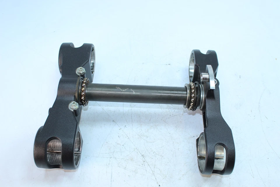 Ducati Multistrada 1200 S Touring 2011 conjunto de árbol inferior 34220741AA 34120741C Foto 2 de 4