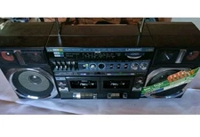 boombox Lasonic L30 a vintage stereo radio recorder from the 80s