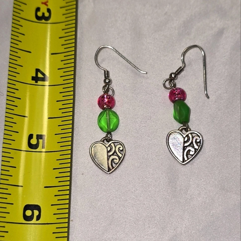 Brincos pendentes de gota Brighton verde rosa miçangas coração amuleto joia tom prata - Imagem 3 de 4