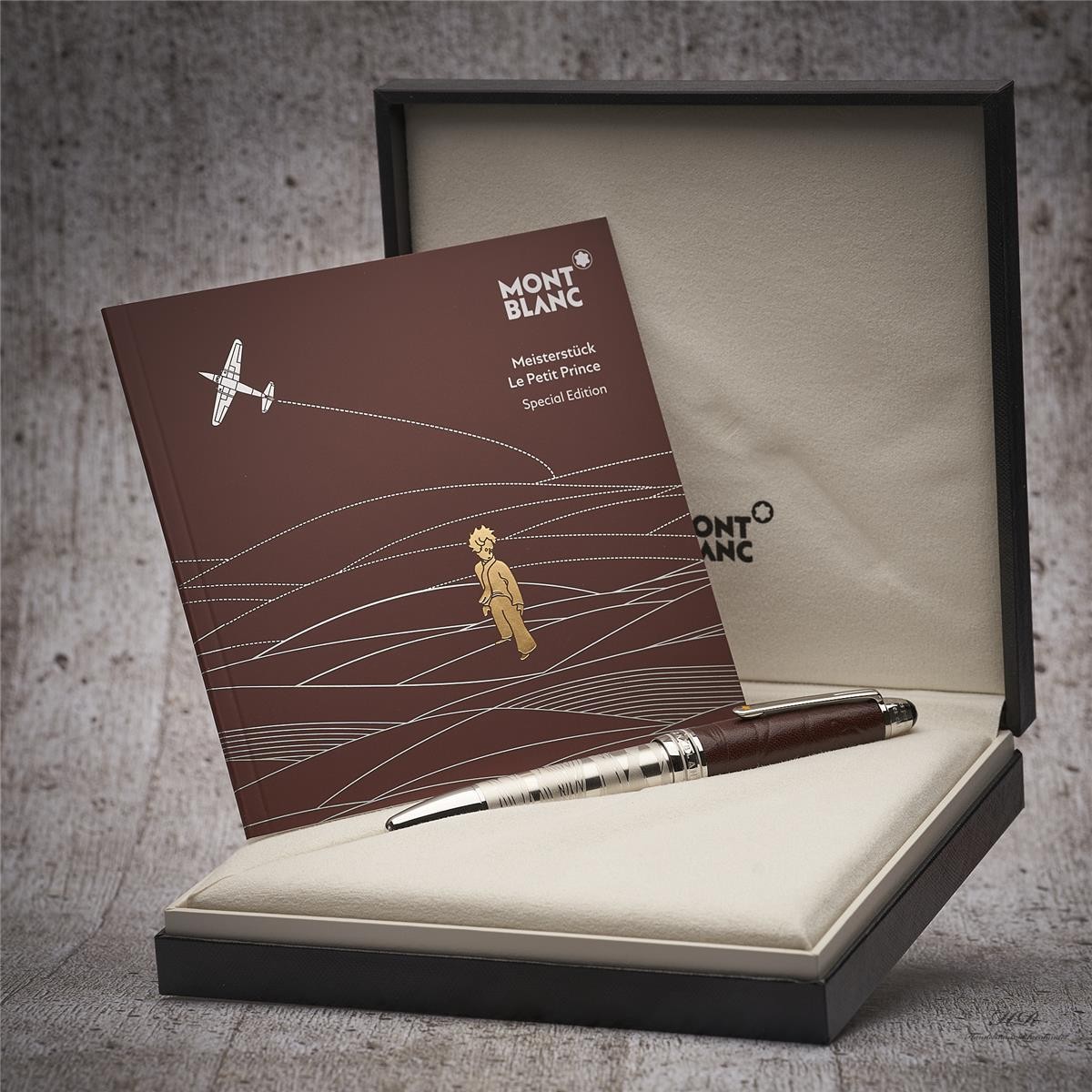 Montblanc Le Petit Prince Solitaire Aviator No 146 Fountain Pen ID