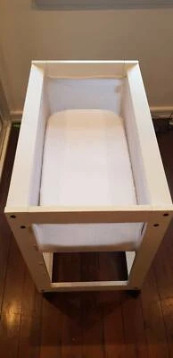 boori waratah bassinet