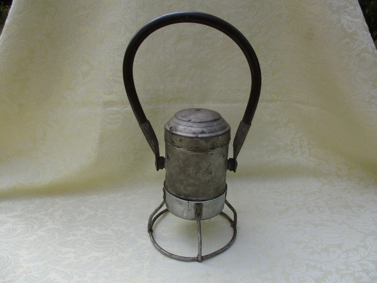 Vintage Star Headlight & Lantern Co. Railroad Lantern Lamp