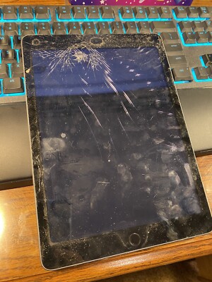 Apple iPad 1st Gen. 16GB, Wi-Fi, 9.7in - Black 885909449903| eBay
