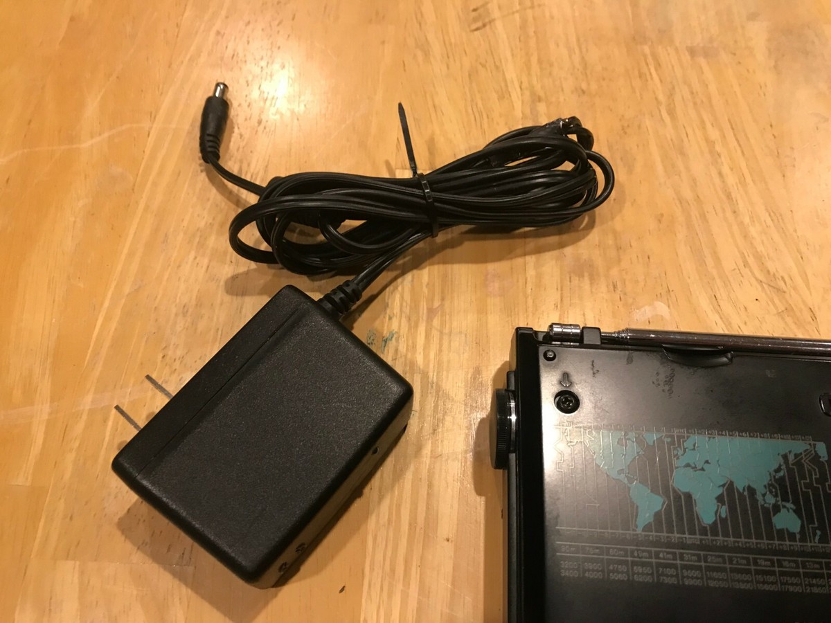 Sony ICF-7700 Récepteur Radio Synthétisé FM/LW/MW/SW 15