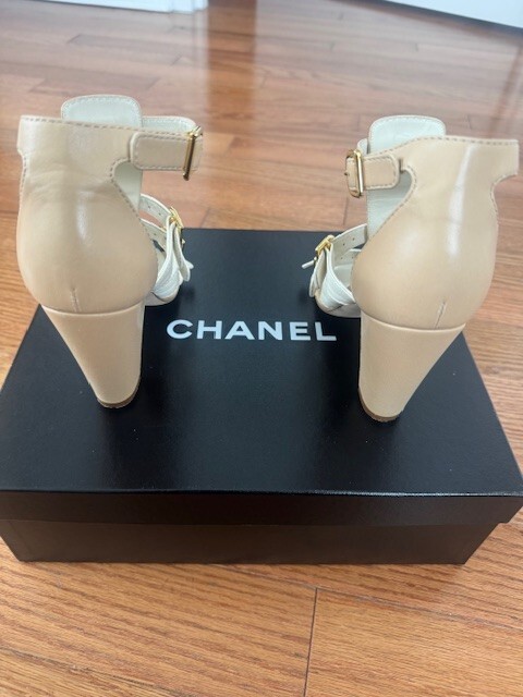 Chanel 2011 Interlocking CC Logo Gladiator Sandal… - image 1