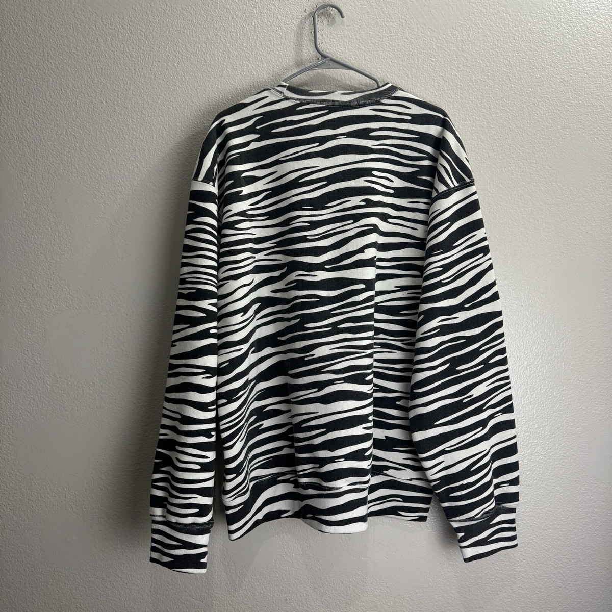 Supreme Box Logo Crewneck (FW22) Zebra Size XL | eBay