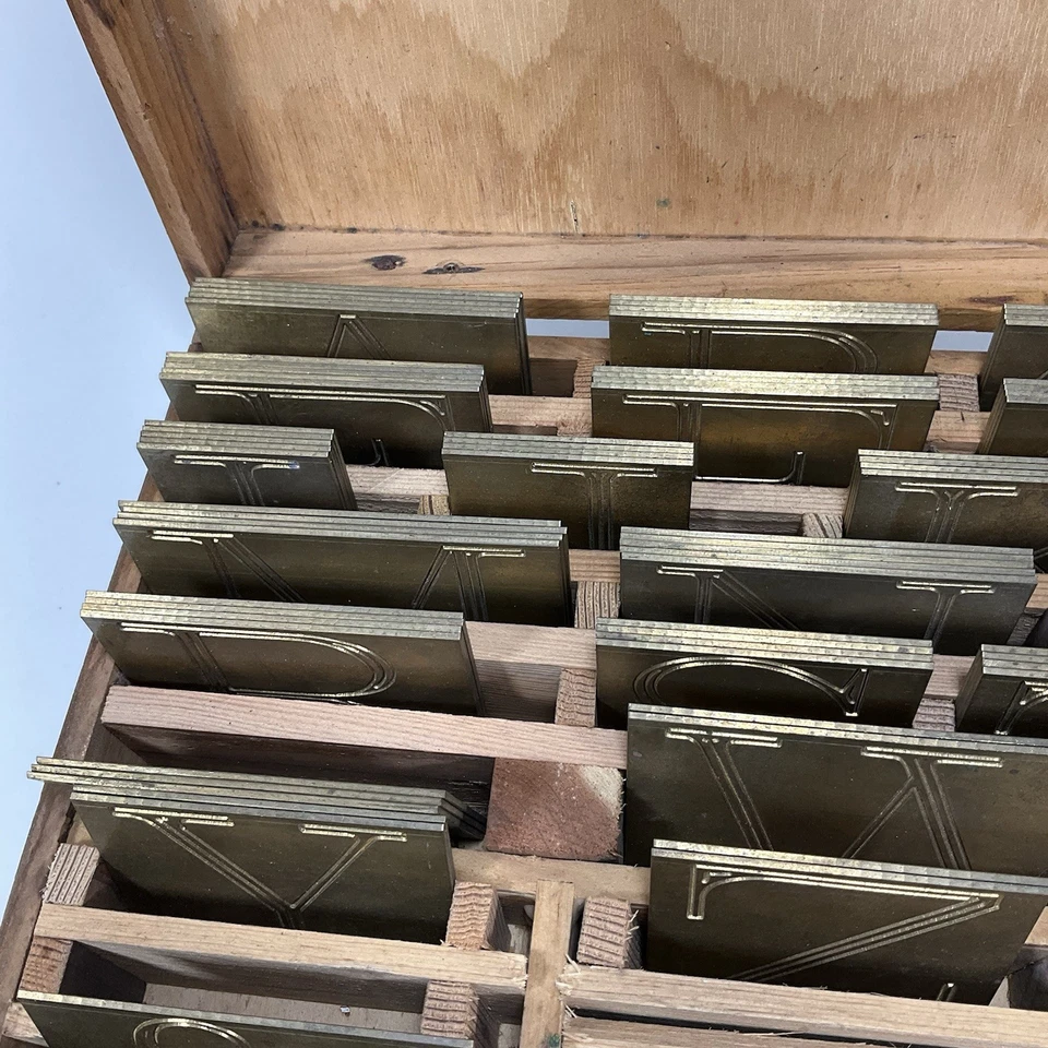 Vintage New Hermes 2 1/2” Clarendon Engraving Font Pantograph Font - Image 3 of 4