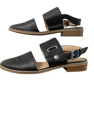 lIndigo Rd. Hippie Flats/ Indigo Rd. Hippie Covered Toe Flat Sandals- Black 8.5M