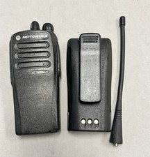 AS/IS READ Motorola CP200D UHF 16CH Radio AAH01QDC9JA2AN w/Battery