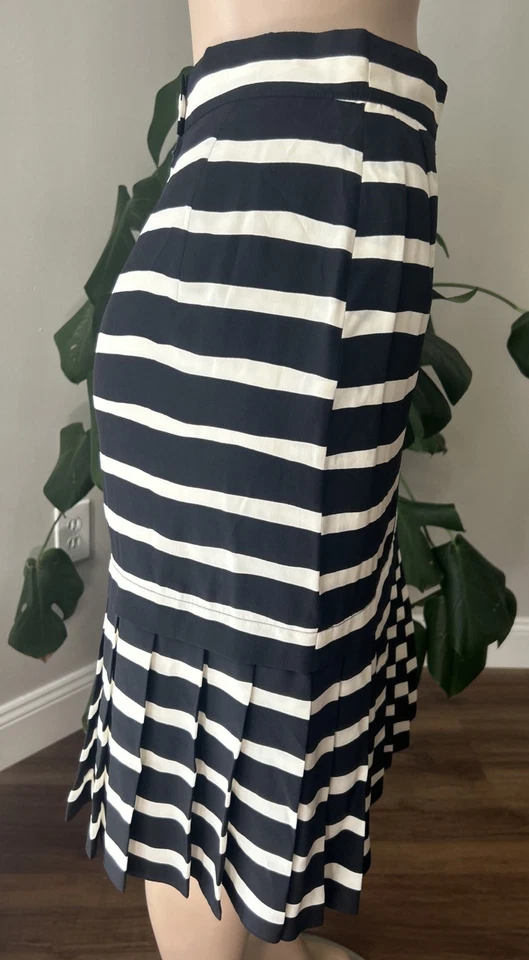 Falda plisada a rayas de seda vintage Louis Feraud talla 6 hecha en Alemania Foto 3 de 4