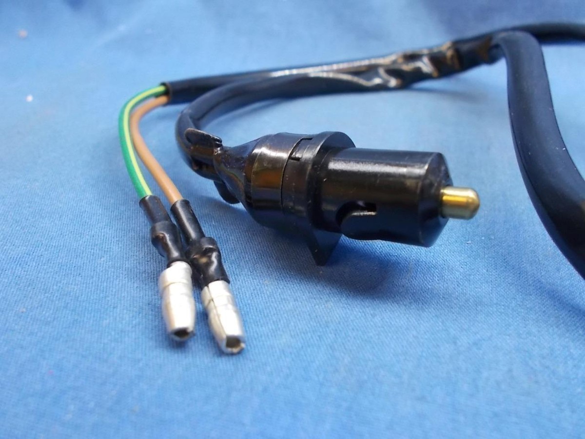 Yamaha 1A0-83980-30. OEM Front Stop Switch Assy. XV535/700/750/920
