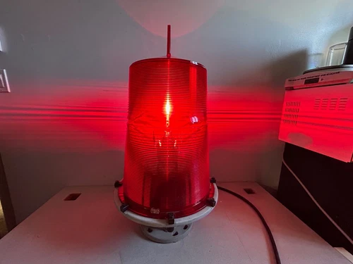 MAXLUMINA MARINE LANTERN MODEL ML-300 FLASHING BEACON LIGHT