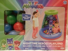 PJMASKS Nighttime Heroes Playland comprend 1 Playland et 15 balles flexibles souples