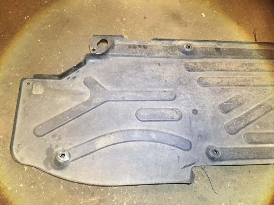 03 04 05 06 0MERCEDES W203 C203 CONDUCTOR MOTOR INFERIOR IZQUIERDO PROTECTOR CONTRA SALPICADURAS OEM Foto 4 de 4