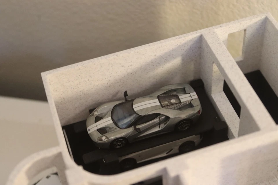 Casa diorama mansión de lujo escala 1:64 para coches de juguete, Mini GT | Treasure Hunt Foto 2 de 4