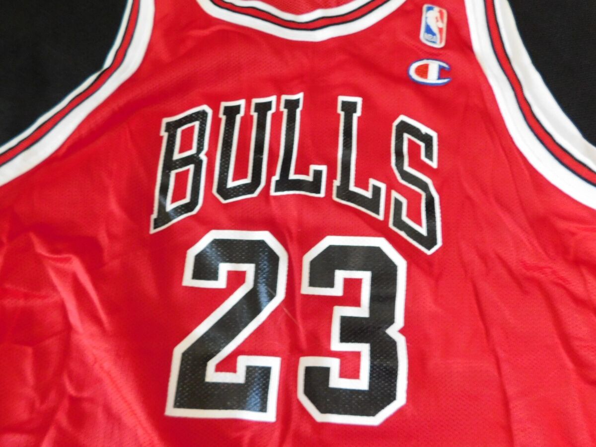 Chicago Bulls Michael Jordan Jersey 23 Red XL 18-20 Vintage 90's Youth