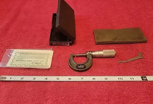 Mitutoyo 103-135 Outside Micrometer Carbide Tip 0-1" .0001 Grad W/case & Wrench