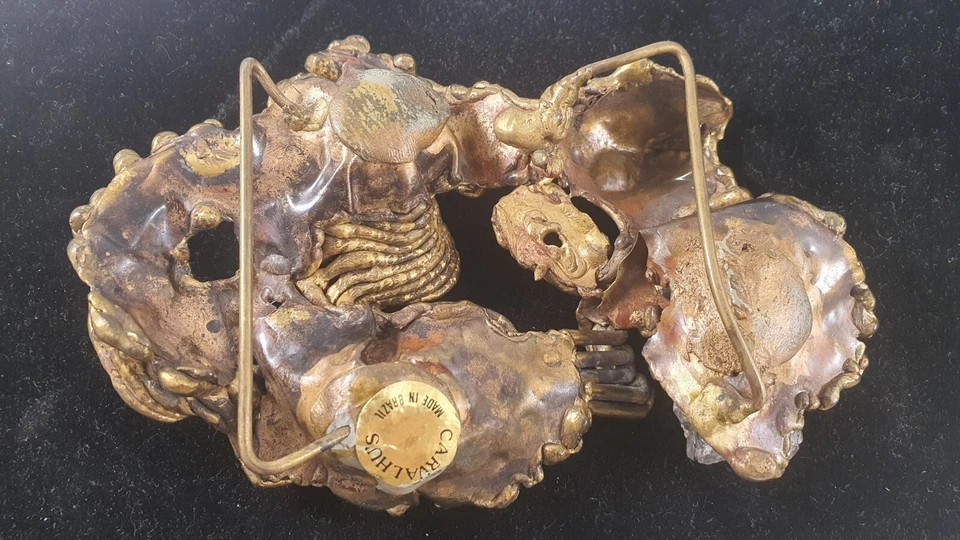 Fivela de cinto Carvalhu’s Brutalist Copa Collections ARTE latão, cristal, ametista - Imagem 2 de 4