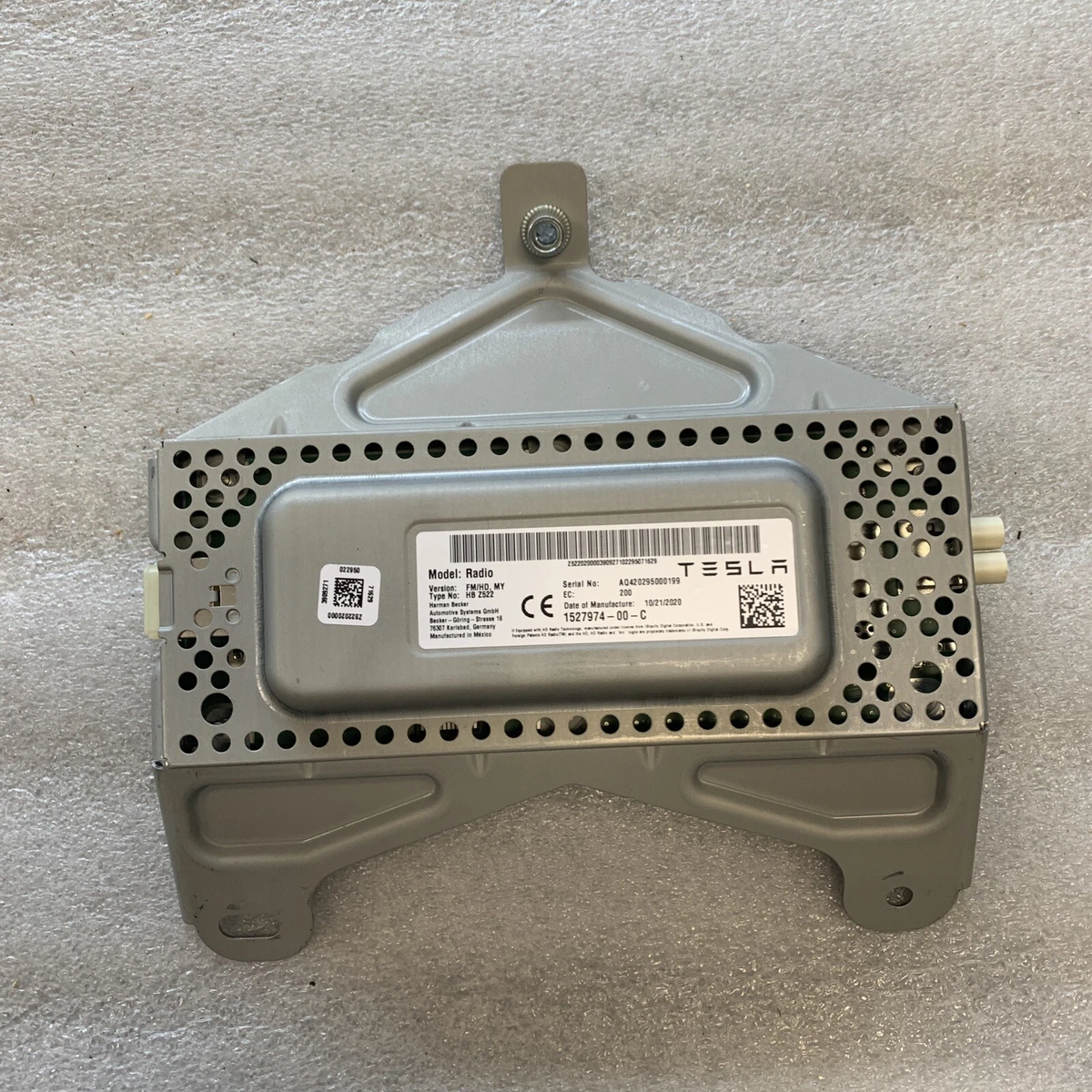 Tesla model y fm radio deals