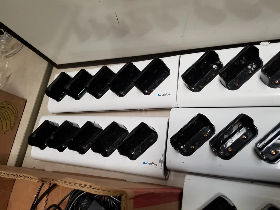 批量 6 件 Verifone VX600 Gang 充电器 带美国电源线部件 # M087-Q00-50-NAA — 第 3/4 张图片