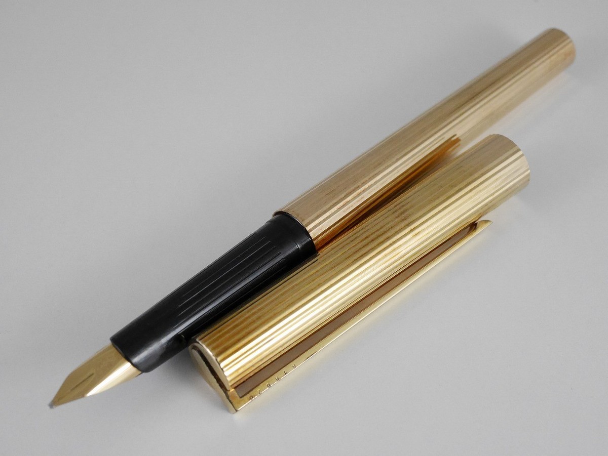 S.T. Dupont Classic Gold Plated Pinstripe Fountain Pen M FREE