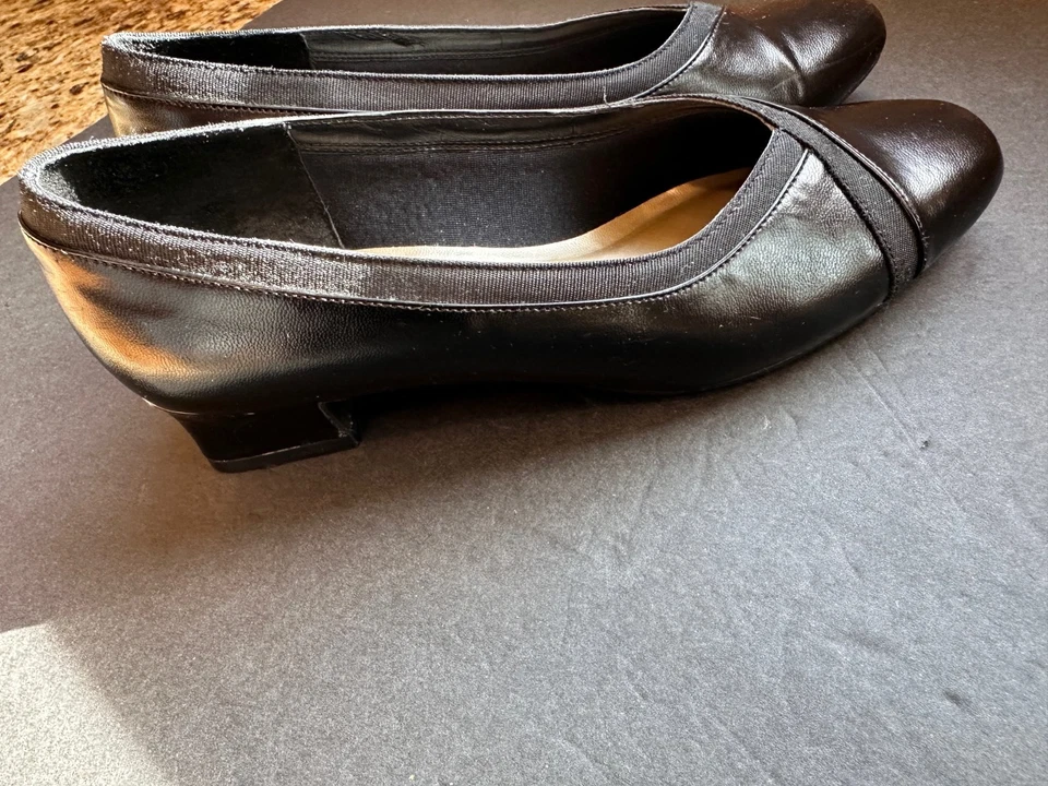 Zapatos de salón Hush Puppies estilo suave para dama talla 7M usados Foto 4 de 4