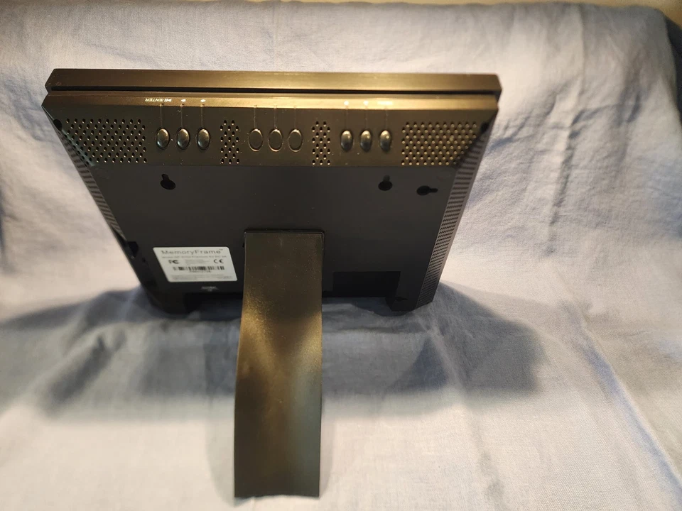 Digital Spectrum MF-8104 10.4" Digital Picture Frame - Original Packaging - Image 3 of 4