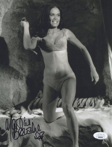 MARTINE BESWICK Signed PREHISTORIC WOMEN 8x10 Photo AUTHENTIC Autograph JSA COA - Picture 1 of 2