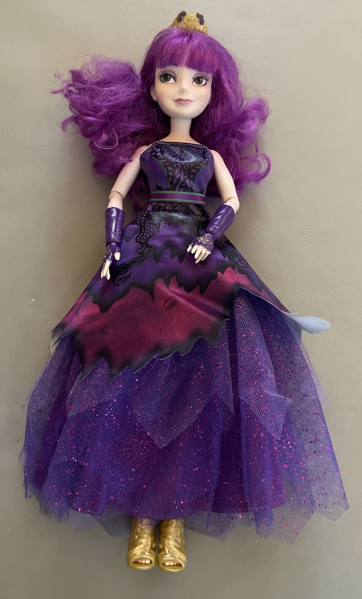 descendants 2 mal purple dress The purple dress of Mal (Dove Cameron) in the Descendants
