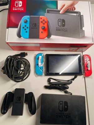 Nintendo Switch Spielkonsole in OVP (HAC-001, 32GB, Blau/Rot)