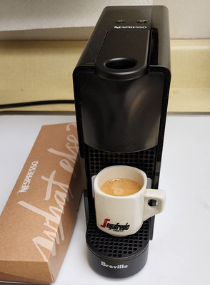 NEW 100% Nespresso Essenza Mini Espresso Machine by Breville   Piano Black