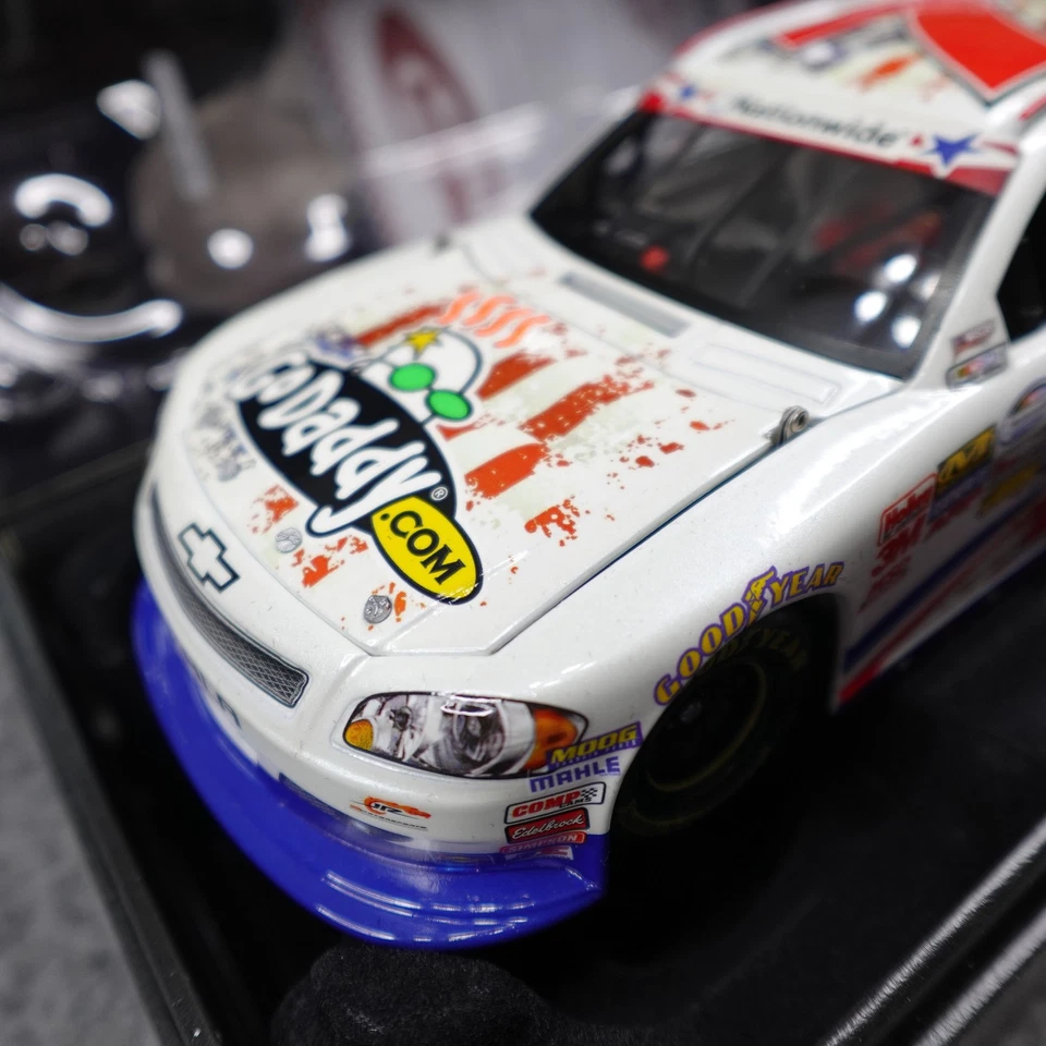 Danica Patrick Diecast 1:24 NASCAR Unites GoDaddy #7 Impala RCCA 精英 1/150 汽车 — 第 2/4 张图片