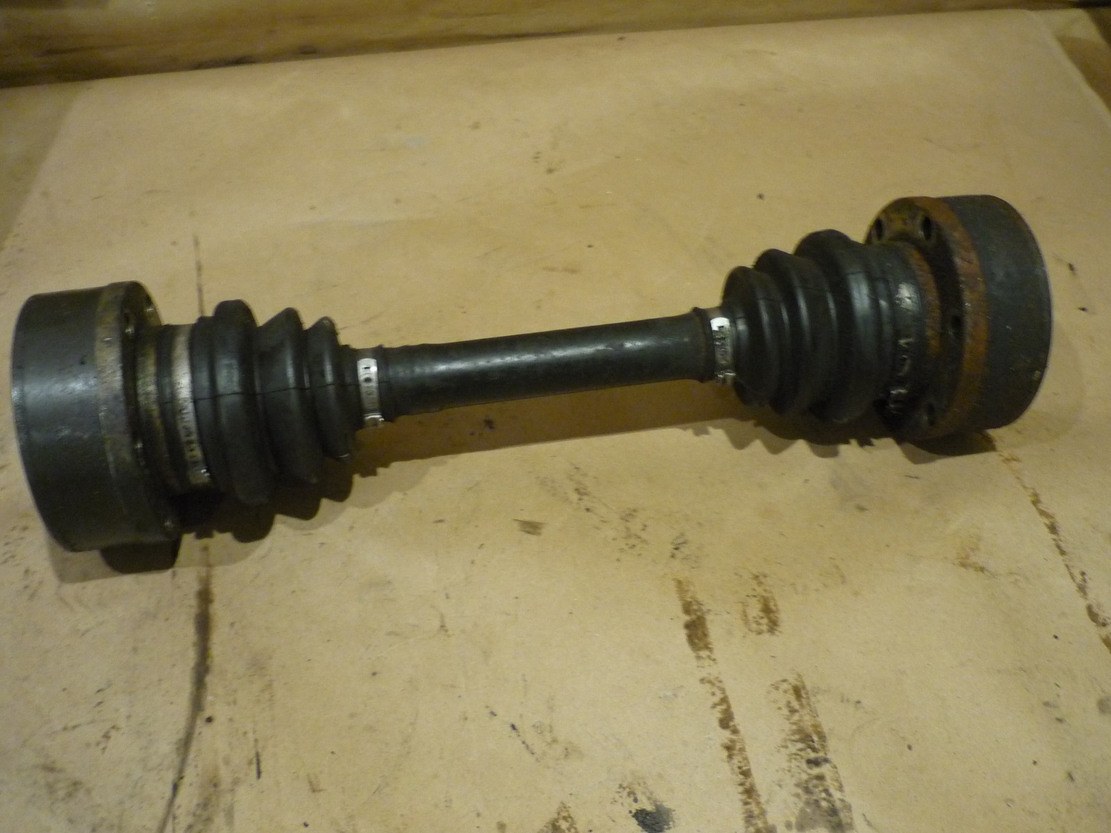 Ferrari 308,328,365.400,400i,412,365,512 - Axle Shaft  - P/N 103885