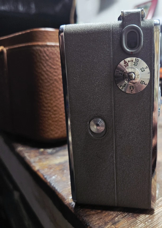 Videocámara antigua Nizo Heliomática con cuero original Foto 4 de 4