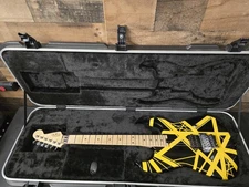  2014 EVH Striped Series Electric Guitar - Black w/ Yellow Stripes W/ Ohsc