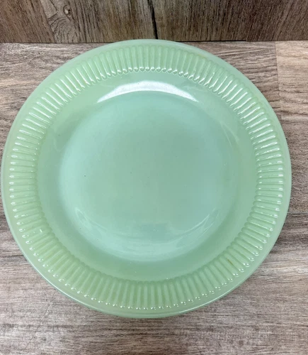 Vintage Fire King Green Jade-ite Glass Plate, Jane Ray (7¾") ~ Anchor Hocking