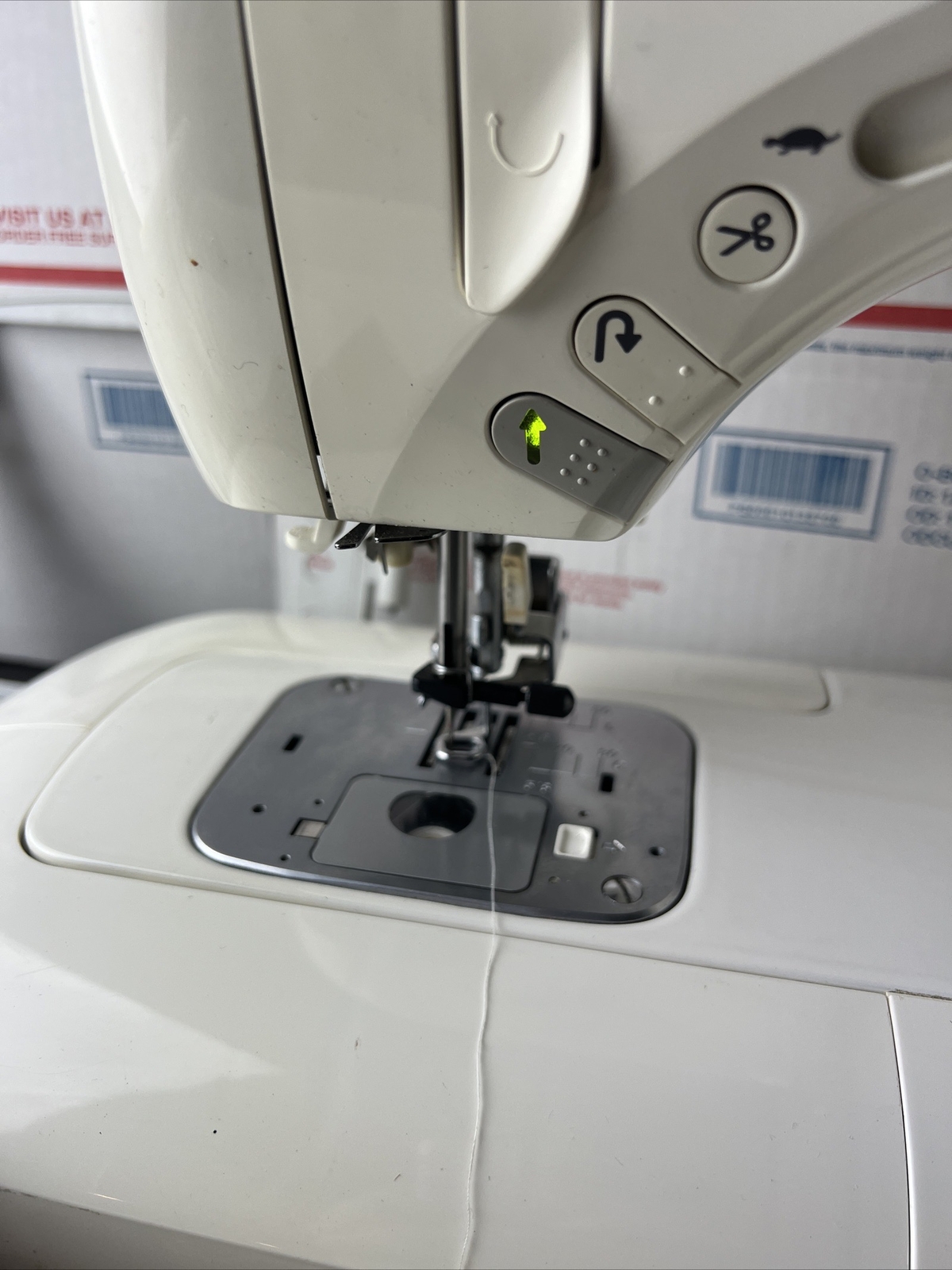 SINGER Quantum XL1000 Computerized Sewing & Embroidery Machine Plus