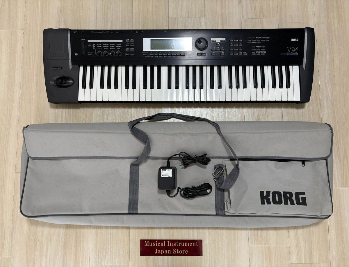 Korg TR61 61-Key Keyboard Synthesizer with Soft Case and Korg TR61 61-Key Keyboard Synthesizer with Soft Case and