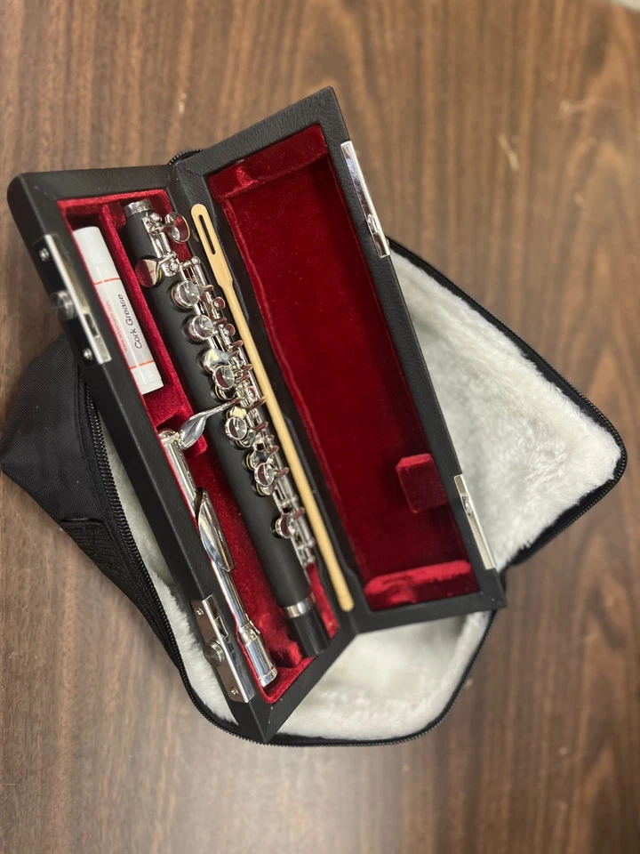 Wisemann Piccolo DPL-400 C, cuerpo compuesto madera/ebonita, llaves plateadas, con estuche Foto 3 de 4