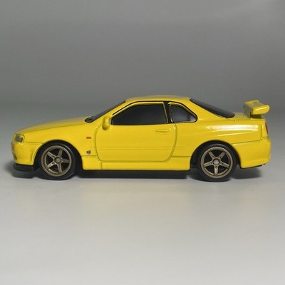 Nissan Skyline GT-R R34 Custom Dickie #233D Yellow 1:64 Hot Wheels Real Riders